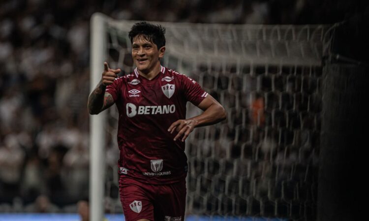 Cano decide e Fluminense derrota Corinthians em Itaquera Cano decide e Fluminense derrota Corinthians em Itaquera