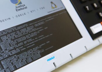 Ministério da Defesa entrega relatório sobre urnas eletrônicas ao TSE