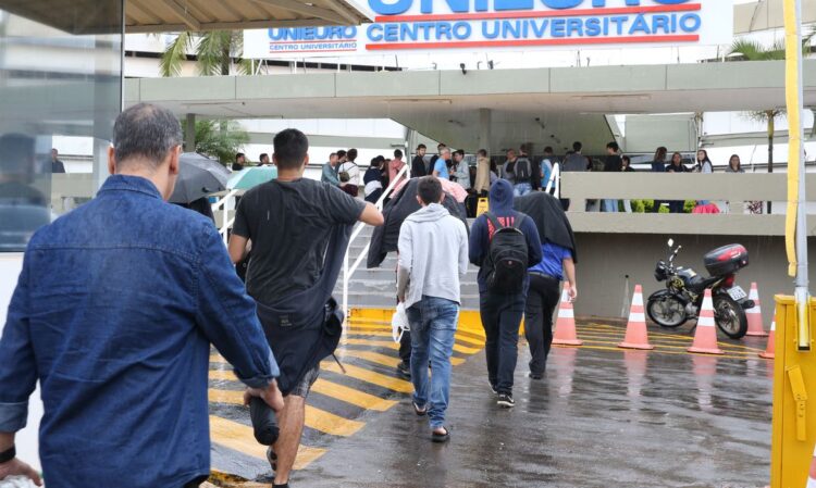 Provas do Enade são aplicadas hoje em todo o país Provas do Enade são aplicadas hoje em todo o país