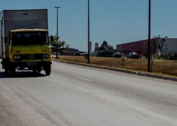 RJ: liminar fixa multa de R$ 100 mil para quem bloquear BR-040