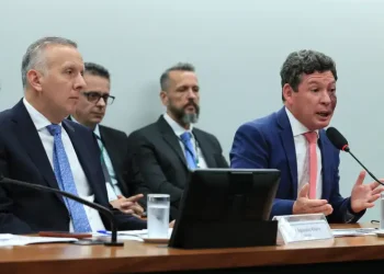 Reforma tributária deve favorecer nova industrialização