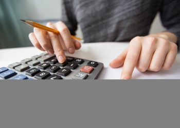 Retorno à população não condiz com segundo maior imposto sobre consumo do mundo, avaliam tributaristas