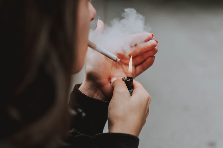 Agosto Branco: Uso de cigarro é responsável por 90% das mortes por câncer de pulmão, segundo Inca