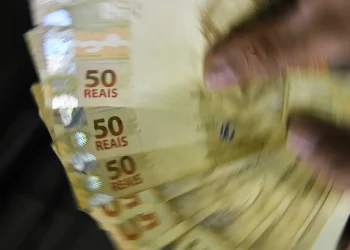 PLP aprovada no Senado propõe prazo de até 30 anos para pagamento de dívidas dos estados com União