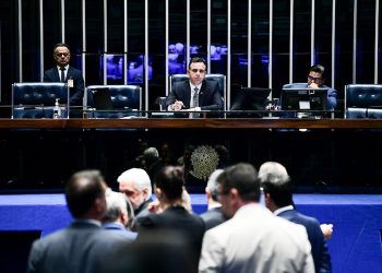 Projeto que reduz exigências para posse de armas tramita em urgência no Senado