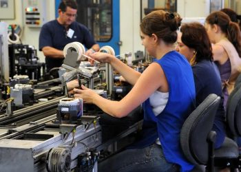 Setor industrial cresce 4,1% em oito de 15 locais pesquisados