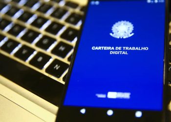 Taxa de desemprego no Brasil cai para 6,9% no trimestre encerrado em junho, aponta IBGE