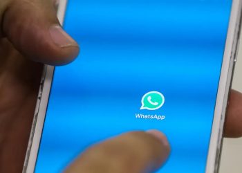 Bolsa Família: CAIXA alerta beneficiários para golpes por SMS e WhatsApp