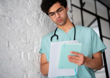 Com cursos de medicina negados, Norte e Nordeste têm maior carência de médicos