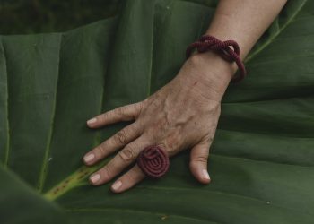HISTÓRIAS EXPORTADORAS: empresa de acessórios sustentáveis apresenta borracha da Amazônia para outros países