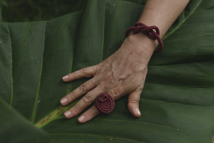 HISTÓRIAS EXPORTADORAS: empresa de acessórios sustentáveis apresenta borracha da Amazônia para outros países HISTÓRIAS EXPORTADORAS: empresa de acessórios sustentáveis apresenta borracha da Amazônia para outros países