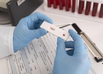 InfoGripe: Covid-19 continua em crescimento e expansão pelo país