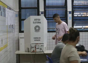 Número de eleitores de 16 e 17 anos aumentou 78% desde 2020