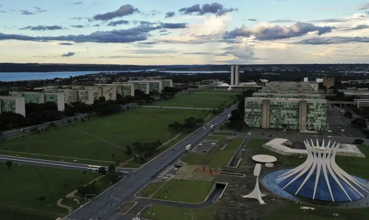 Orçamento 2025: mínimo a R$ 1.059 é destaque do Projeto