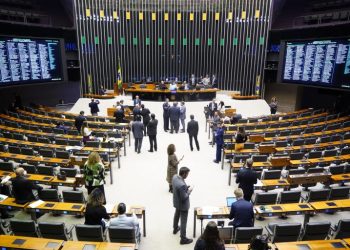 Arthur Lira convoca sessão na Câmara com projetos que impactam ‘bets’ e decisões do STF