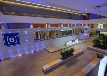 Bolsa de valores: puxado por quedas das ações da Petrobras e Vale, Ibovespa registra estabilidade