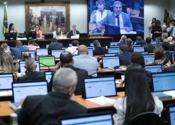 Projetos aprovados na CCJ da Câmara podem acirrar reações entre poderes