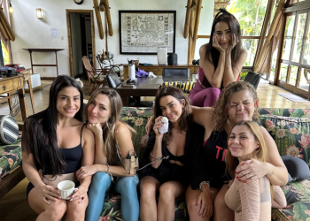 Natalie Smith fala sobre edição do “Xeque House”, reality ao vivo com os atores da série Xeque Mate  