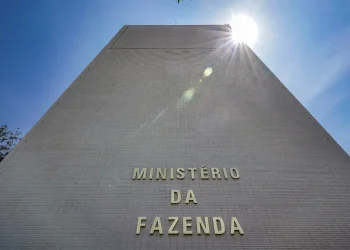 PIS/PASEP: veja quem terá direito ao abono em 2025, com proposta de corte de gastos do governo