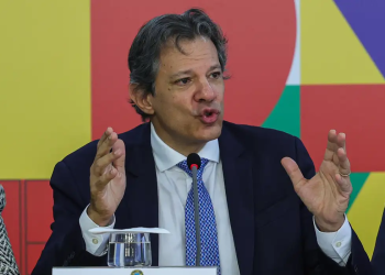 R$ 70 bilhões em dois anos: cortes irão atingir abono salarial, reajuste do mínimo e supersalários