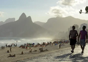 35% da população brasileira pretende viajar neste verão