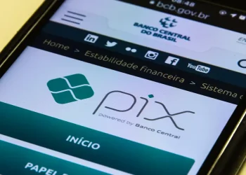 Pix reduz uso de notas como forma de pagamento