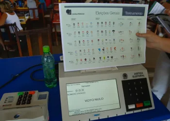 Voto impresso e contagem de cédulas: o que prevê projeto aprovado pela Câmara