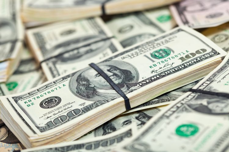 Dólar fecha com 7ª queda seguida e vai a R$ 5,86 Dólar fecha com 7ª queda seguida e vai a R$ 5,86