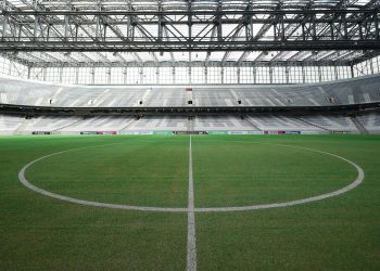 Sintético ou natural: o que está em debate em relação aos tipos de gramado utilizados no futebol?