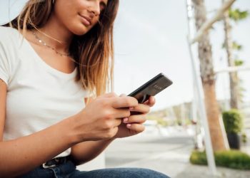 Aumento da pena para furto de celular em análise no Senado