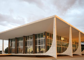 Emendas parlamentares: ministro Flávio Dino homologa plano e libera pagamentos