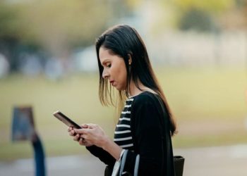 9 em cada 10 brasileiros contam com acesso à telefonia móvel
