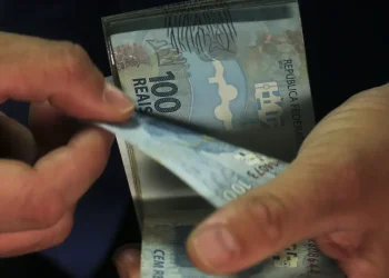 Crédito do Trabalhador: instituições financeiras podem oferecer troca de dívidas com juros menores