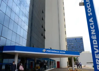 Fraude no INSS: governo suspenderá descontos realizados por associações e sindicatos na folha de pagamento