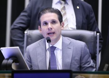 Projeto que estabelece medidas contra tarifas de outros países será votado nesta semana na Câmara, diz Motta
