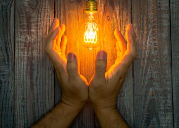 Conta de luz: consumidor do Rio de Janeiro pode pagar R$ 215 a mais, por ano