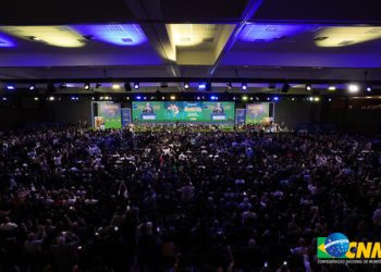 Prefeitos encerram Marcha com carta que cobra apoio à PEC da Sustentabilidade Fiscal e alerta para crise nos municípios