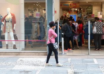 Regra sobre trabalho no comércio aos domingos e feriados entra em vigor em julho