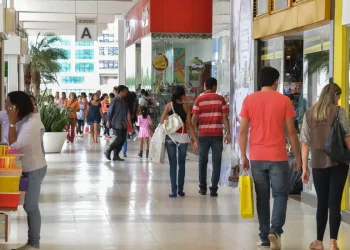 Vendas do Dia das Mães devem movimentar R$ 14,37 bilhões em 2025