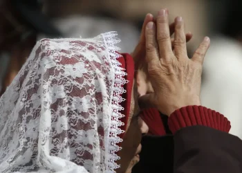 Censo 2022: número de católicos cai, enquanto evangélicos avançam
