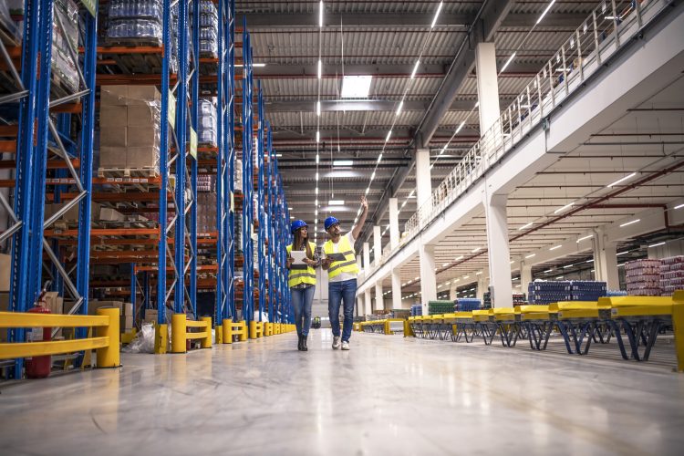 Confiança da indústria segue em baixa e completa seis meses abaixo da linha dos 50 pontos