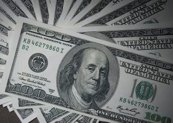 Dólar tem leve alta no encerramento da última sessão