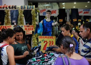 Criação de vagas e salários em alta: o que fez aquecer o mercado de trabalho em 2025?