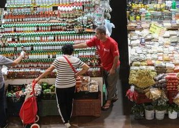Custo Brasil equivale a 20% do PIB e compromete a competitividade da indústria, aponta CNI