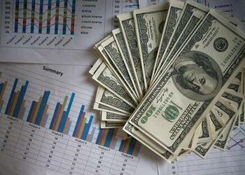 Dólar conclui último pregão em alta