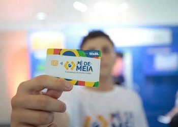 Pé-de-Meia: pagamento para nascidos em novembro e dezembro ocorre nesta segunda-feira (30)