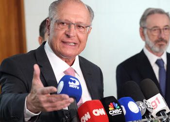 Tarifaço de Trump: Brasil pede aos EUA retomada do diálogo técnico para evitar tarifa de 50% sobre exportações