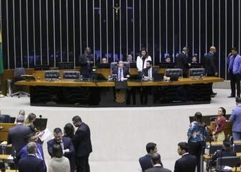 Câmara deve votar isenção do IR para quem ganha até R$ 5 mil antes de setembro