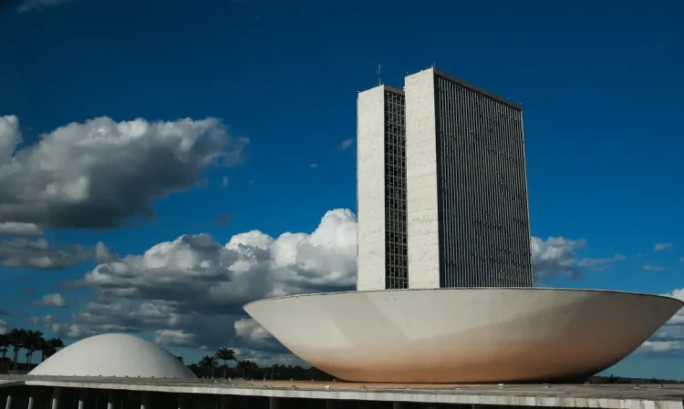 Comércio e serviços discutem projeto que muda cálculo e aplicação de multas Comércio e serviços discutem projeto que muda cálculo e aplicação de multas
