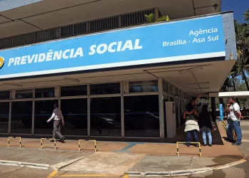 INSS terá programa de bônus para reduzir filas e agilizar perícias